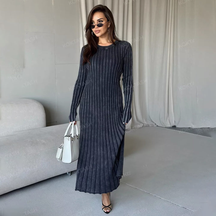 Maxi dress for women with striped structure and elegant cut Lune London
