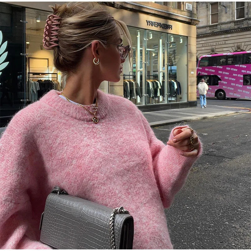 Chic and stylish oversized cozy sweater for women