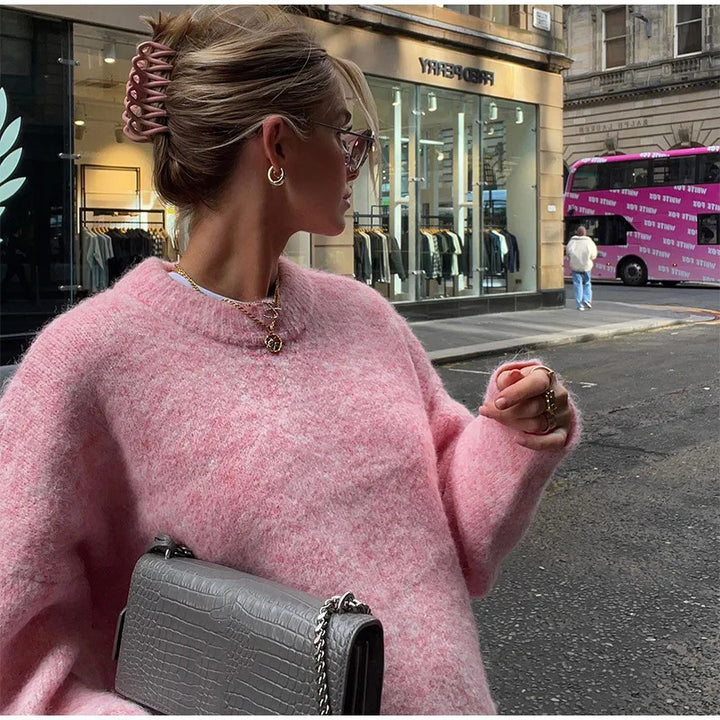 Chic and stylish oversized cozy sweater for women
