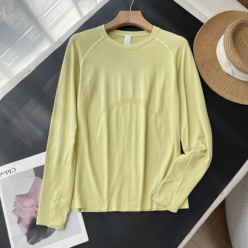 T-shirt de sport à manches longues respirant pour femmes avec gestion de l'humidité innovante Chic & Stil