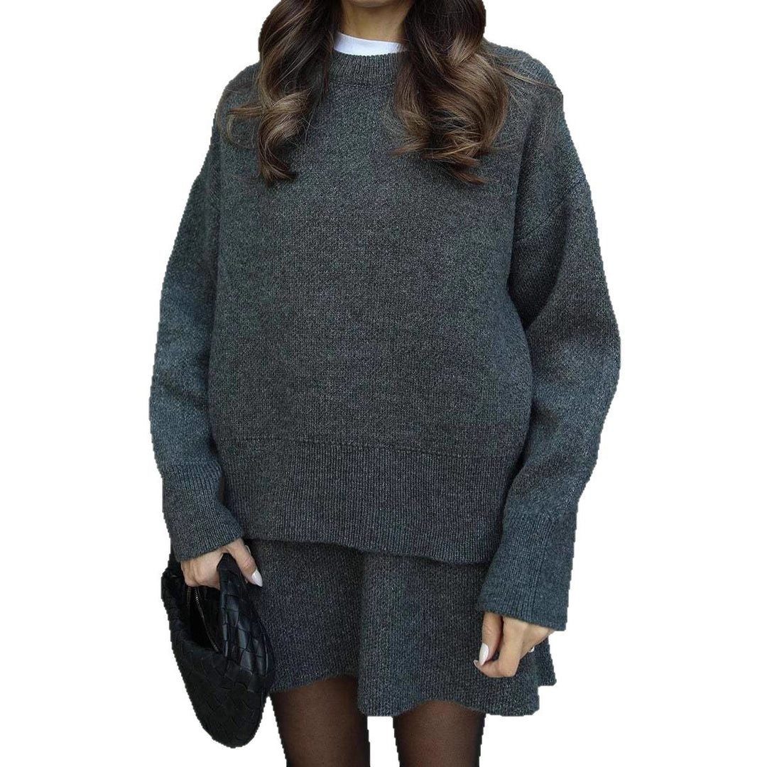 Comfortable knitted sweater for women with dropped shoulders and fashionable hem Lune London