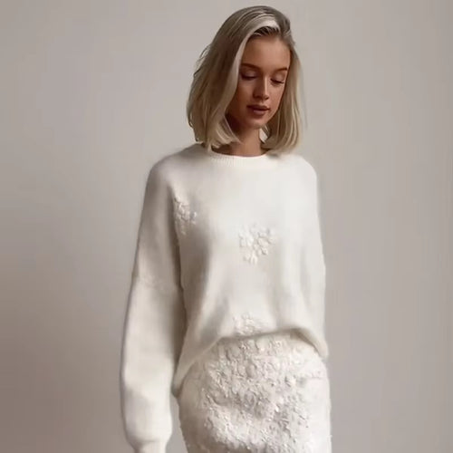 Pull féminin ludique avec design en dentelle florale Chic & Stil