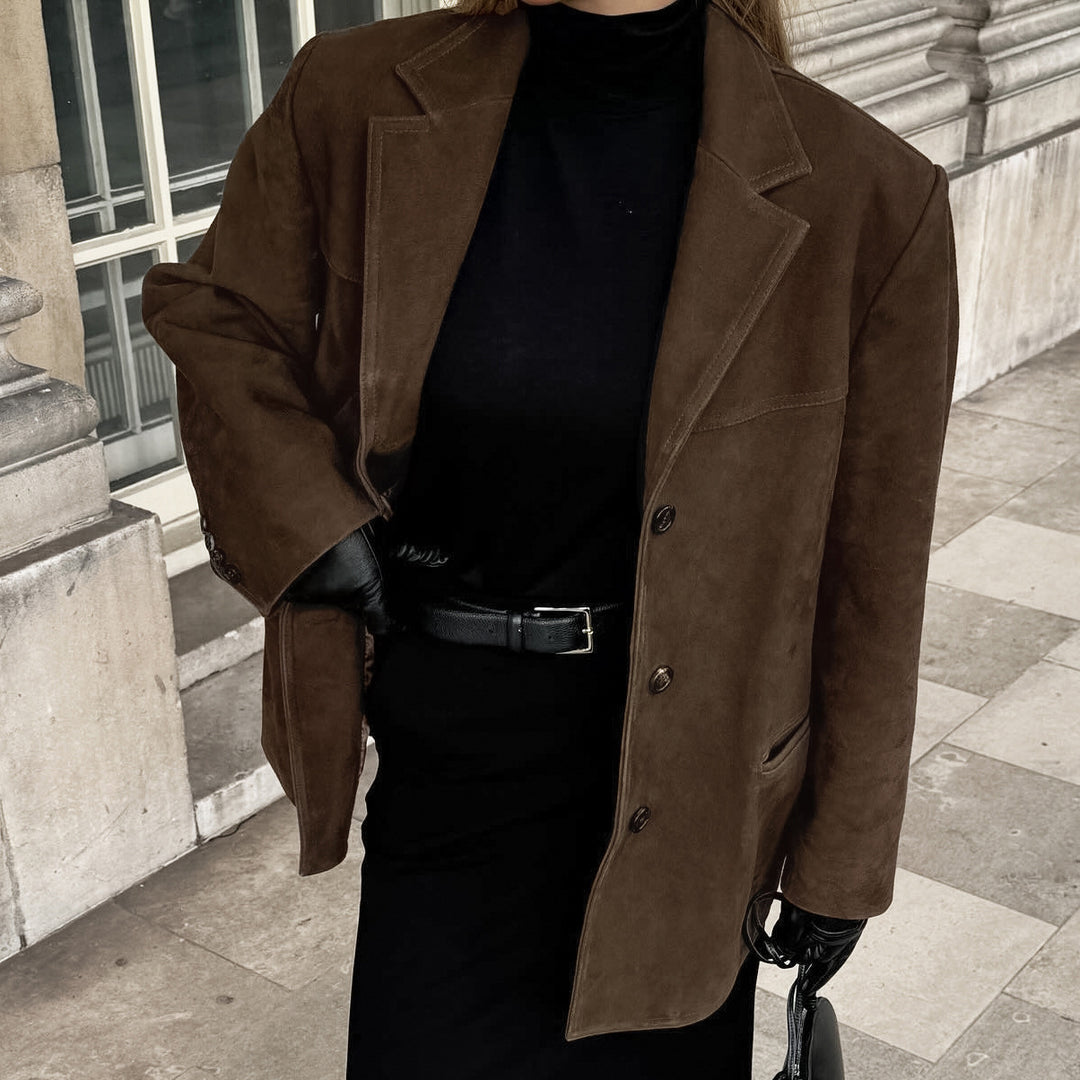 Oversized blazer for women with an elegant cut and practical pockets Lune London