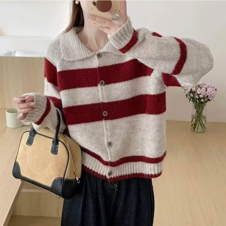 Ladies cozy knitted cardigan with contrasting stripes and a soft knitted material Lune London