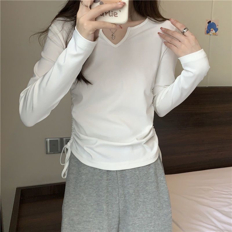 Women's versatile long-sleeve shirt with stylish V-neck and gathering Chic & Stil
