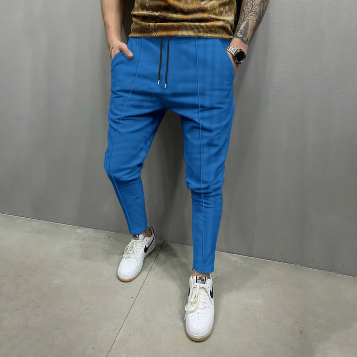 Trendy jogger pants for men with an elastic waistband and practical pockets Lune London