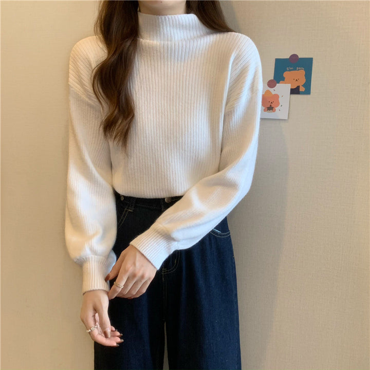 Trendy women's sweater with high collar and ribbed structure Lune London