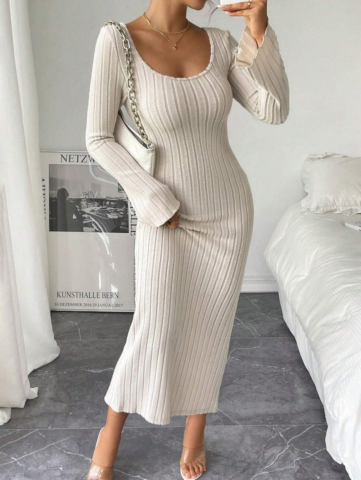 Robe en tricot à manches longues pour femme avec une silhouette près du corps et un col rond chic Chic & Stil