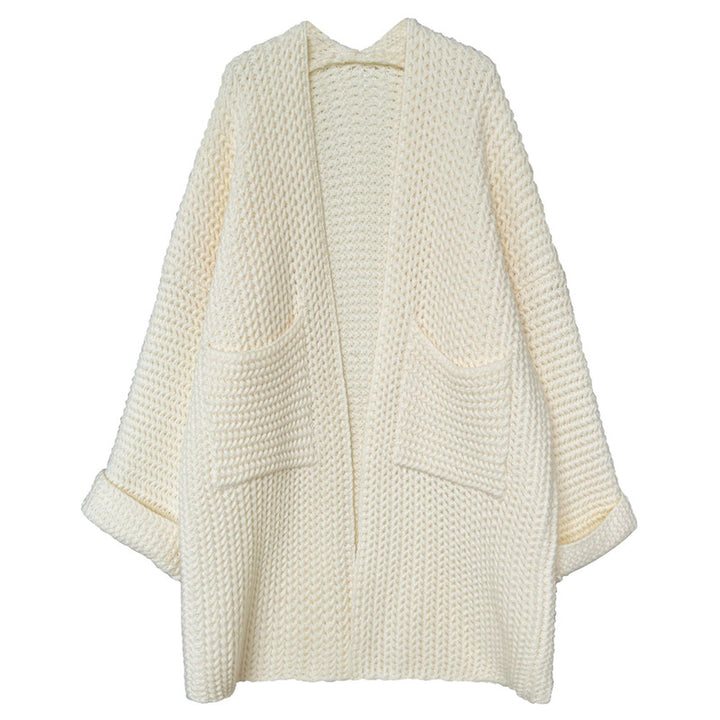 Women chunky knit with practical pockets and trendy embossed pattern Lune London