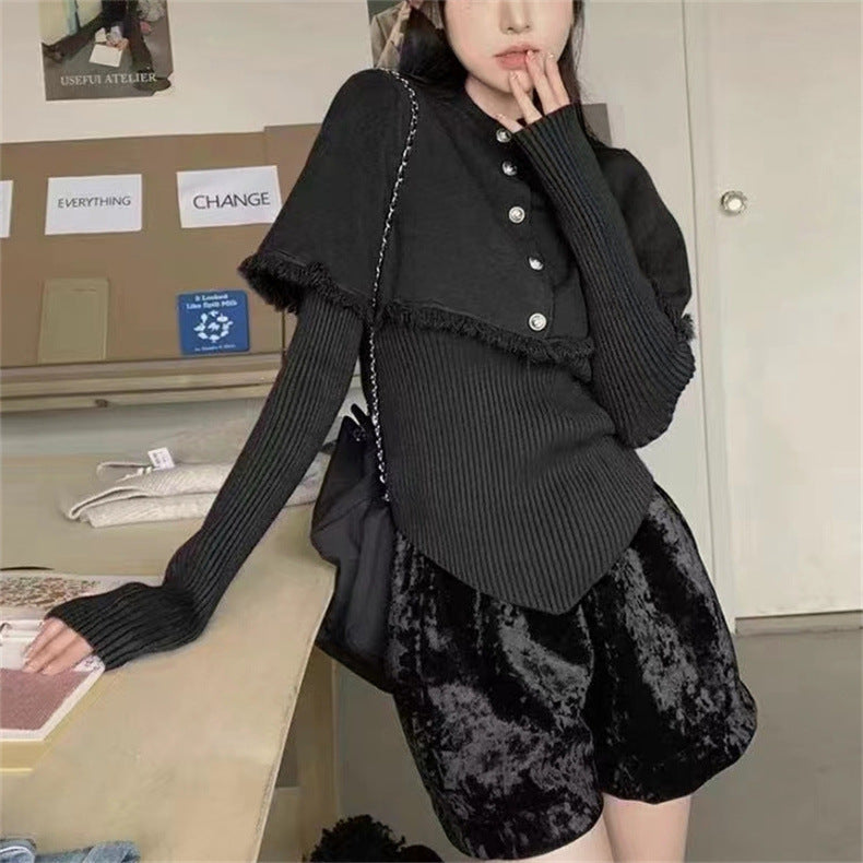 Pull féminin à la mode avec section d'épaule amovible et détails de boutons Chic & Stil