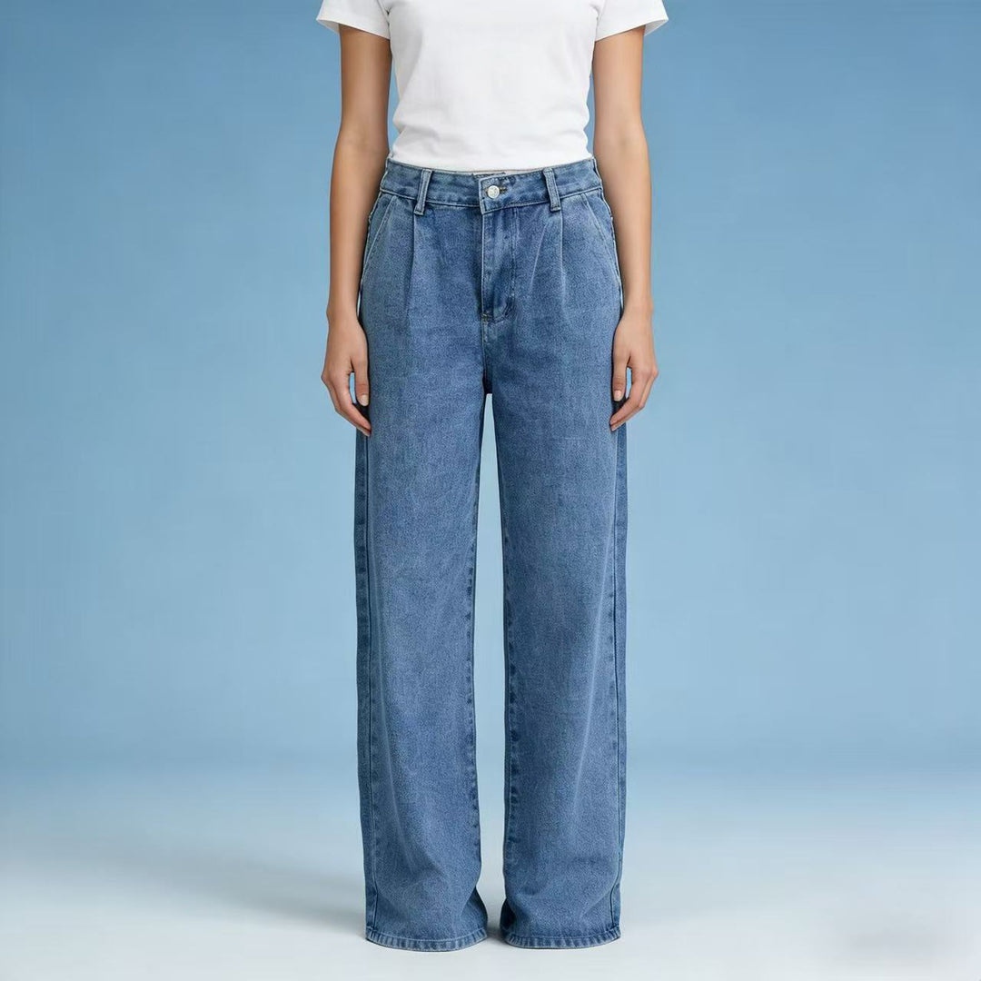 Women high-waisted wide jeans in a casual style with elegant pleating Lune London