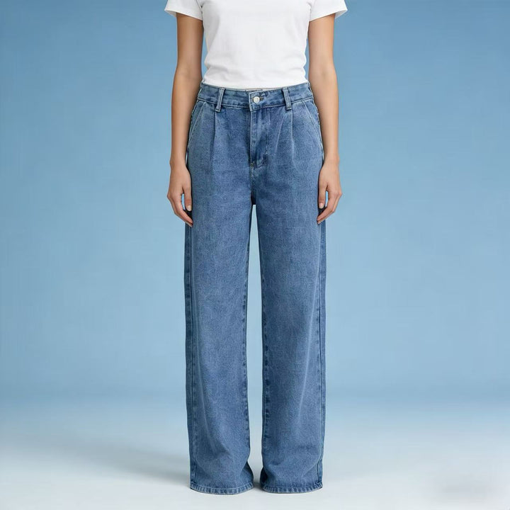 Women high-waisted wide jeans in a casual style with elegant pleating Lune London