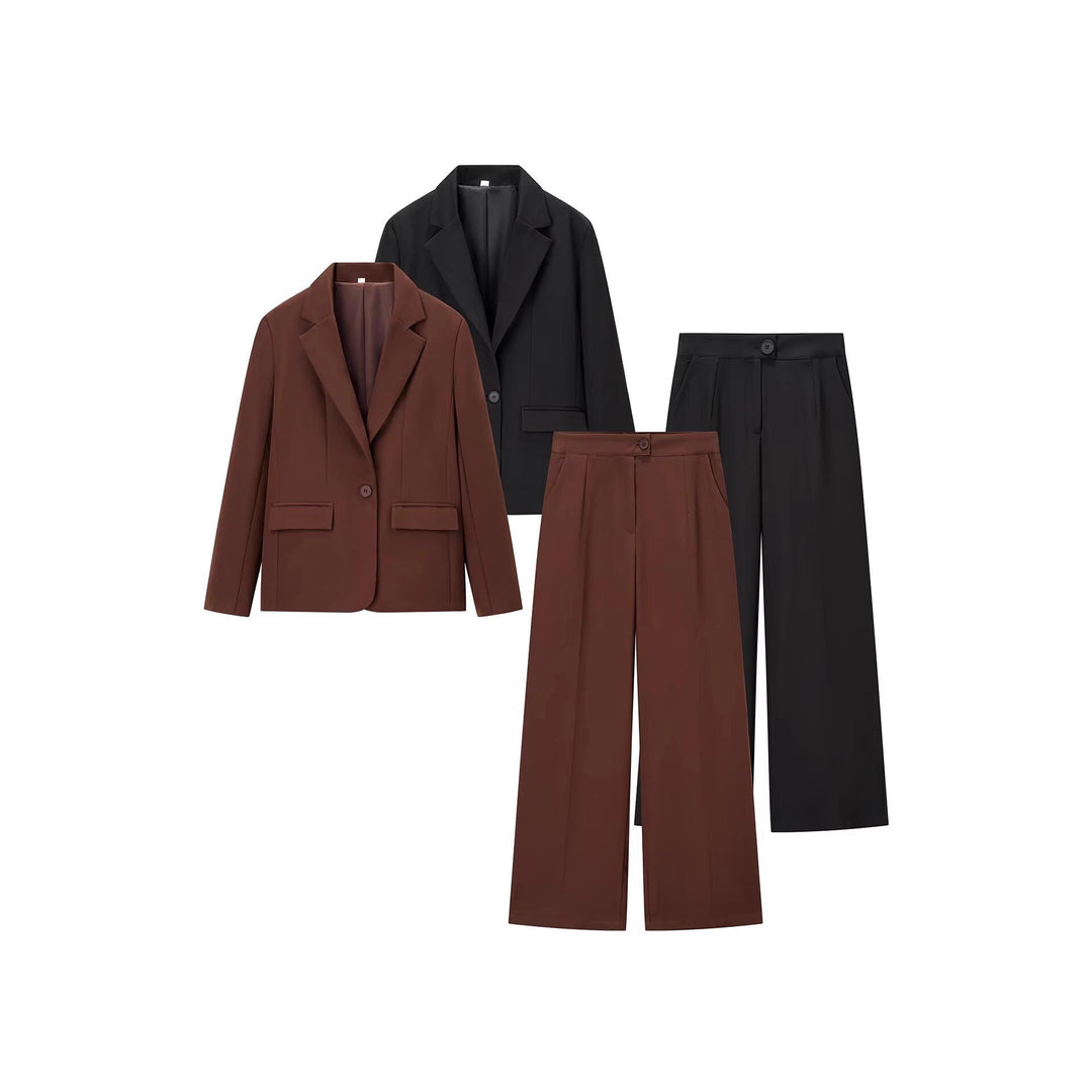 Ladies elegant business outfit with blazer and wide trousers Lune London