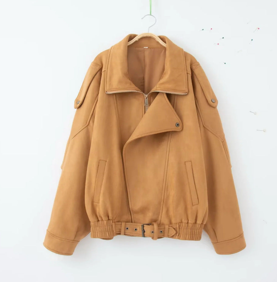 Cropped synthetic leather jacket for women with practical flap pockets and a cinchable belt Lune London