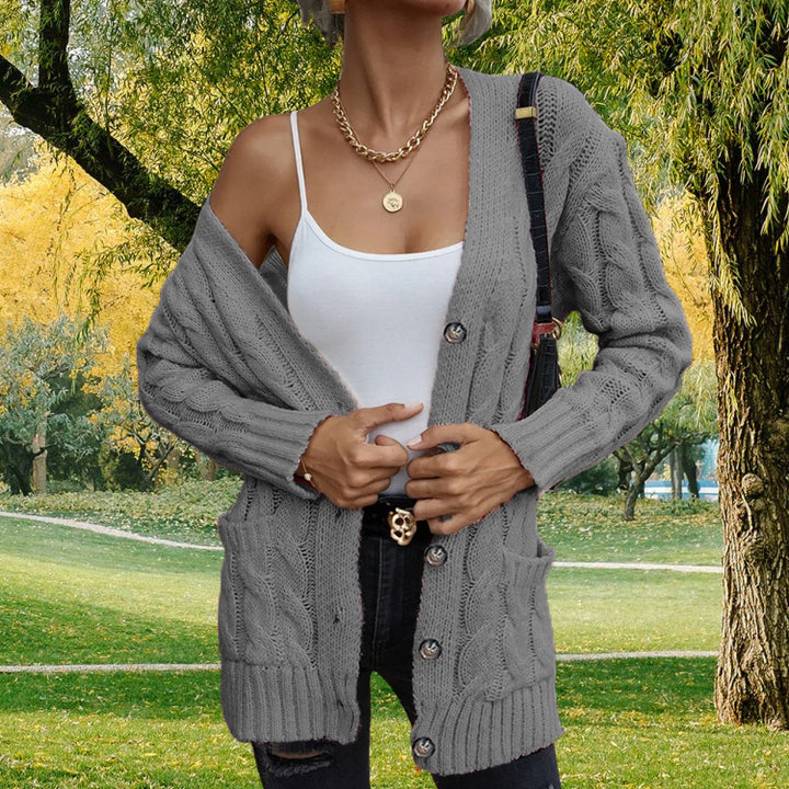 Chunky knit cardigan for women with pockets and trendy twisted pattern Lune Londonl