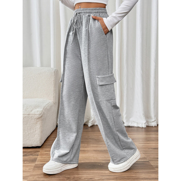 Wide cargo pants for women with elastic waist and practical side pockets Lune London