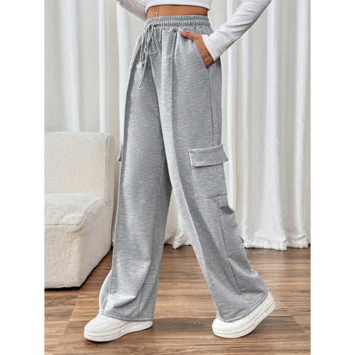 Wide cargo pants for women with elastic waist and practical side pockets Lune London
