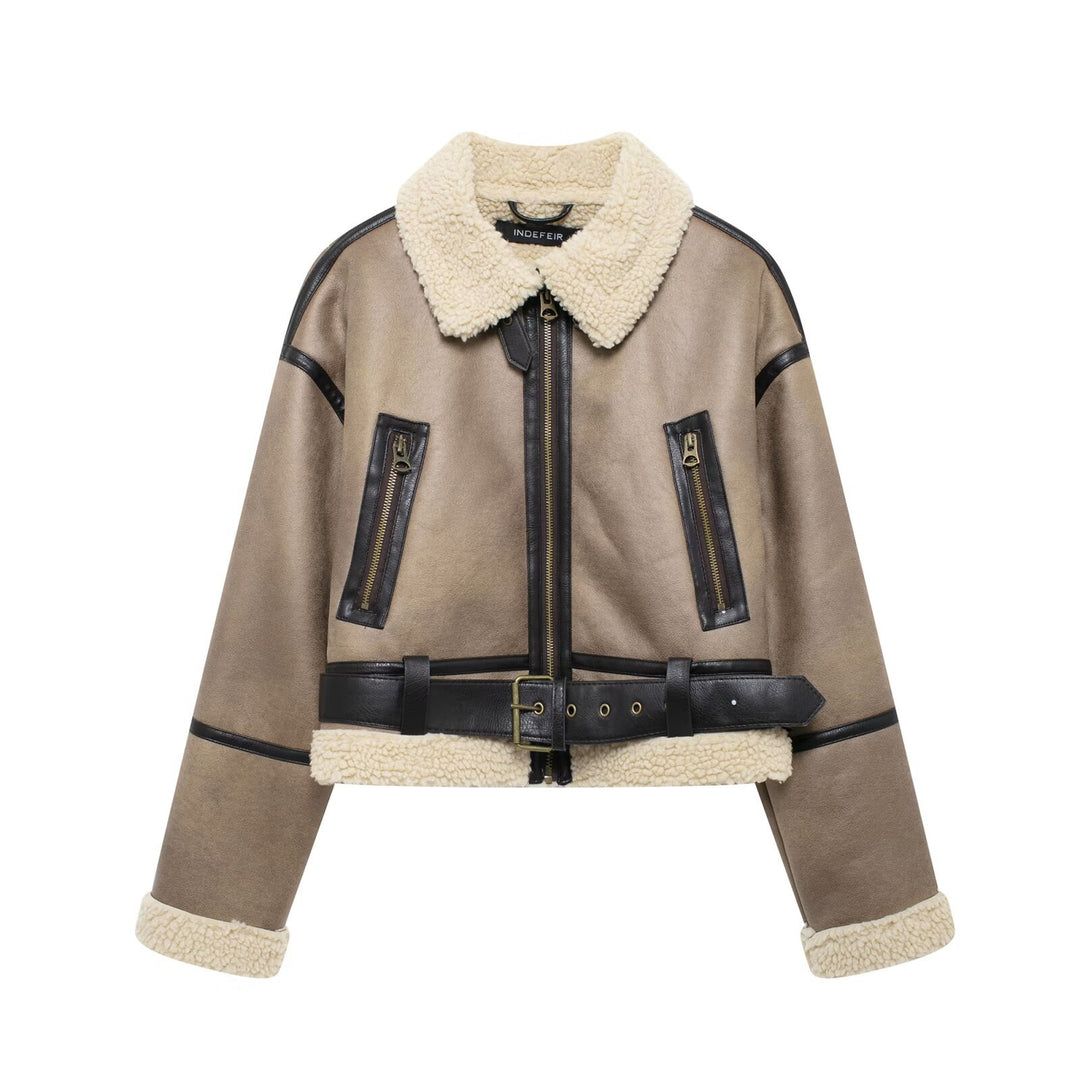Elegant women's transitional jacket in high-quality faux leather with a faux fur collar and practical pockets Lune London
