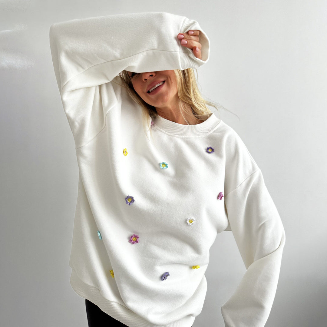 Women comfortable sweatshirt with colorful floral applications Lune London