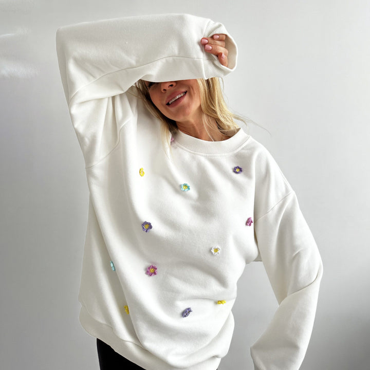 Women comfortable sweatshirt with colorful floral applications Lune London