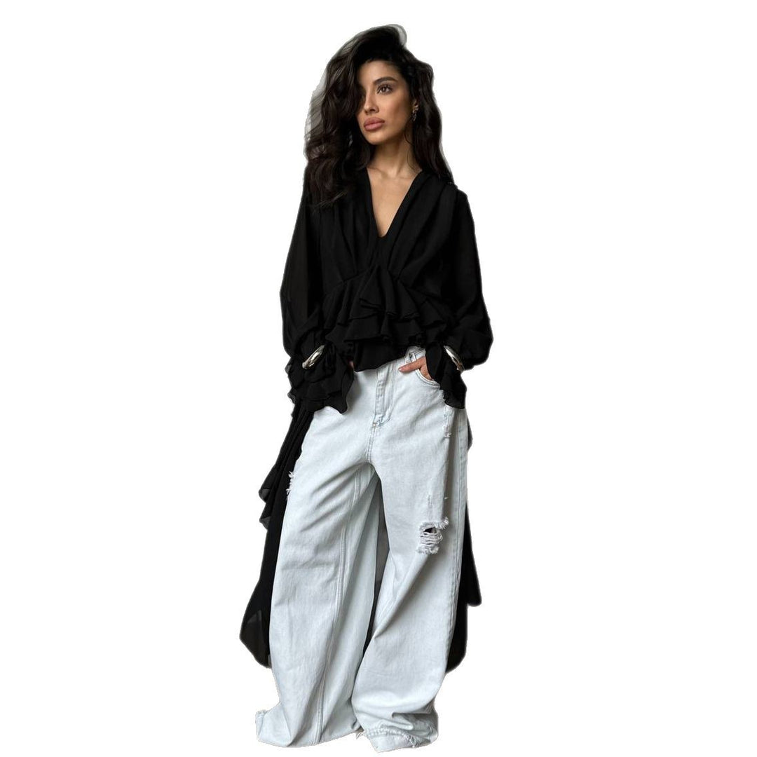 Elegant and flowing maxi dress for women with a loose fit and gathered details Lune London