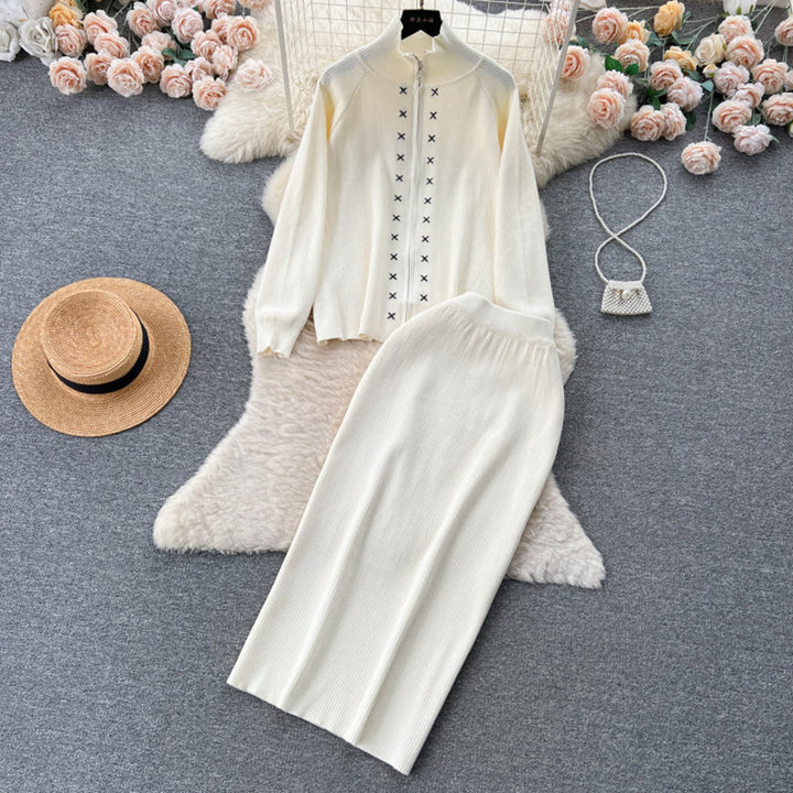 Elegant women's knit set with zipper Lune London