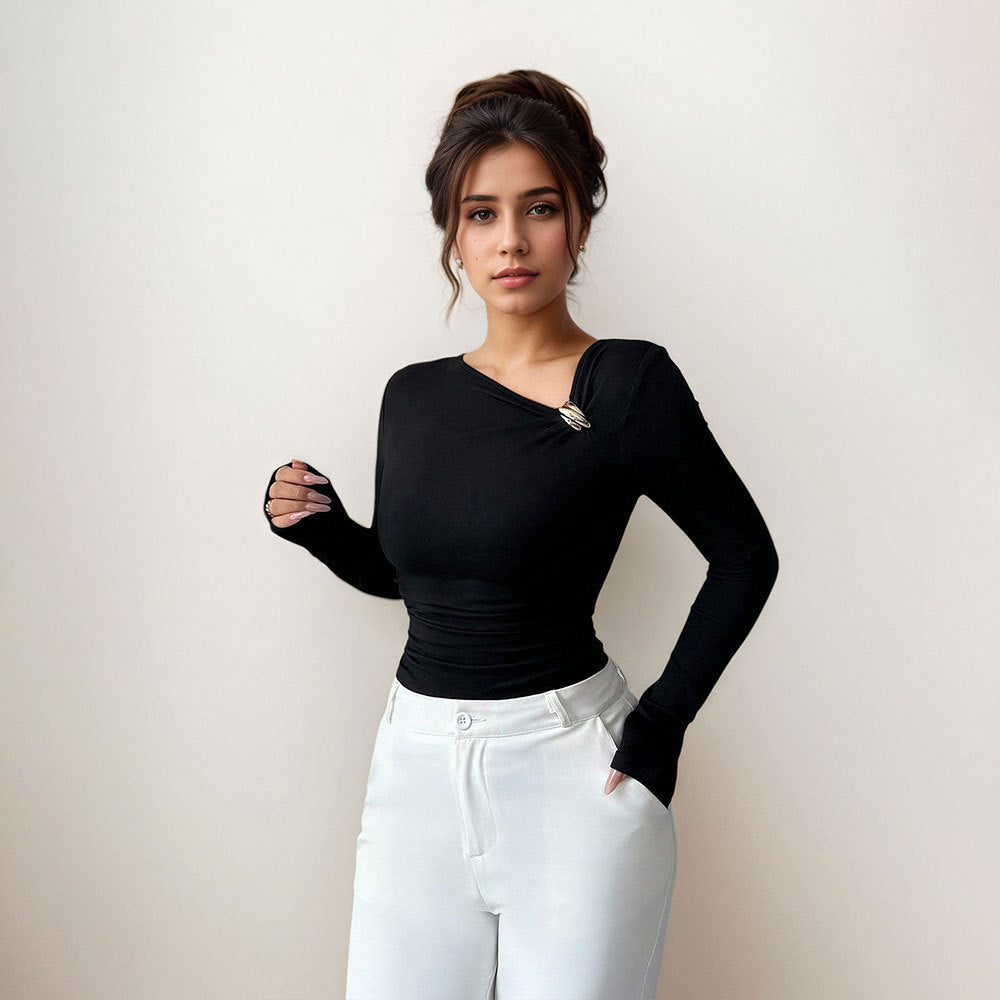 Top à manches longues ajusté pour femmes avec détail élégant en torsion Chic & Stil
