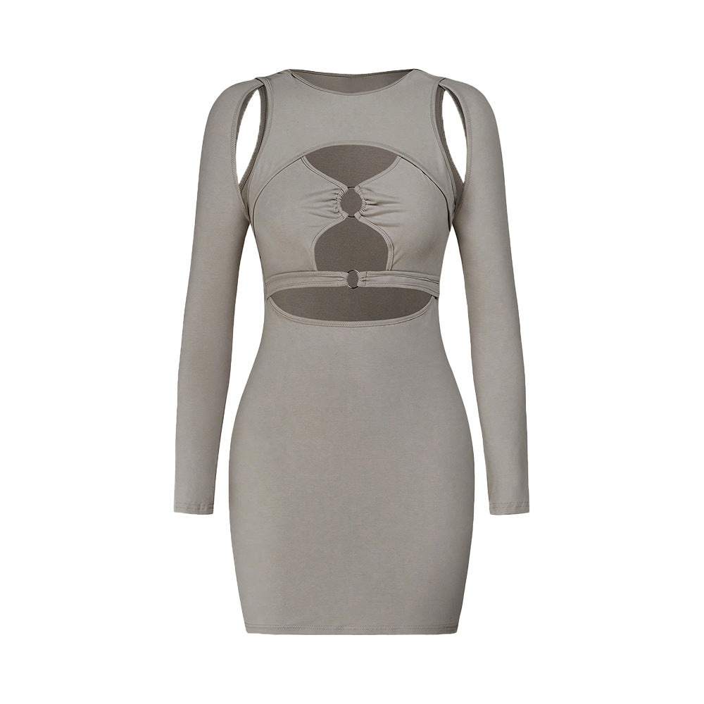 Robe mini femme avec découpes asymétriques et détails de bague élégants Chic & Stil