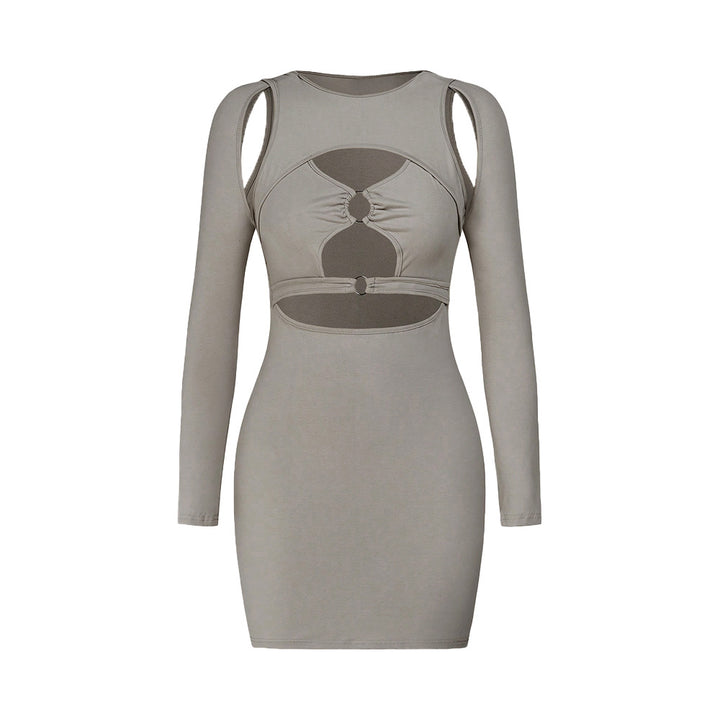 Robe mini femme avec découpes asymétriques et détails de bague élégants Chic & Stil