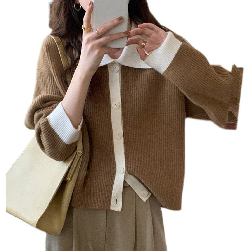 Women's patterned cardigan with stylish collar and decorative buttons Chic & Stil