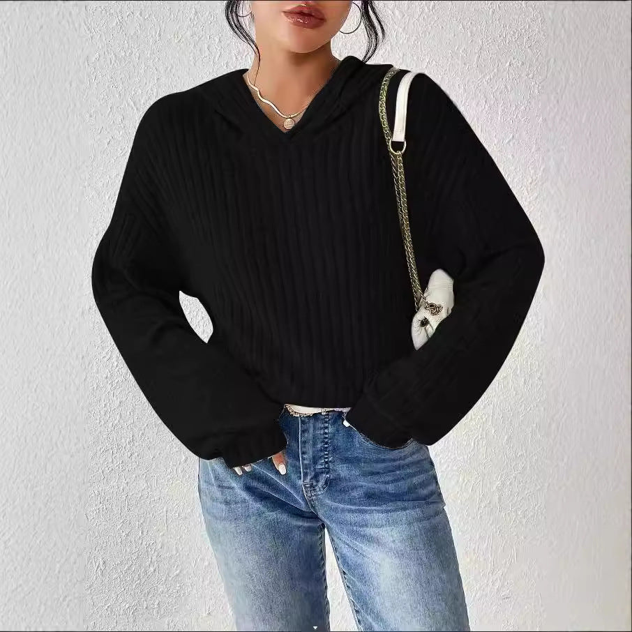 Chunky knit pullover for women with V-neck and relaxed sleeves Lune London