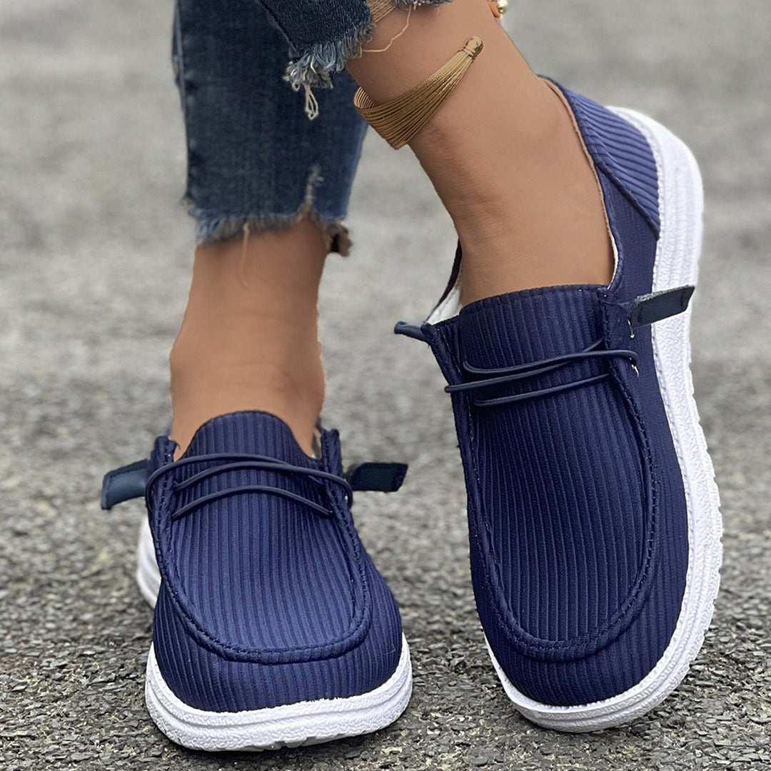 Casual slip-on sneakers for women with non-slip sole and breathable upper Lune London