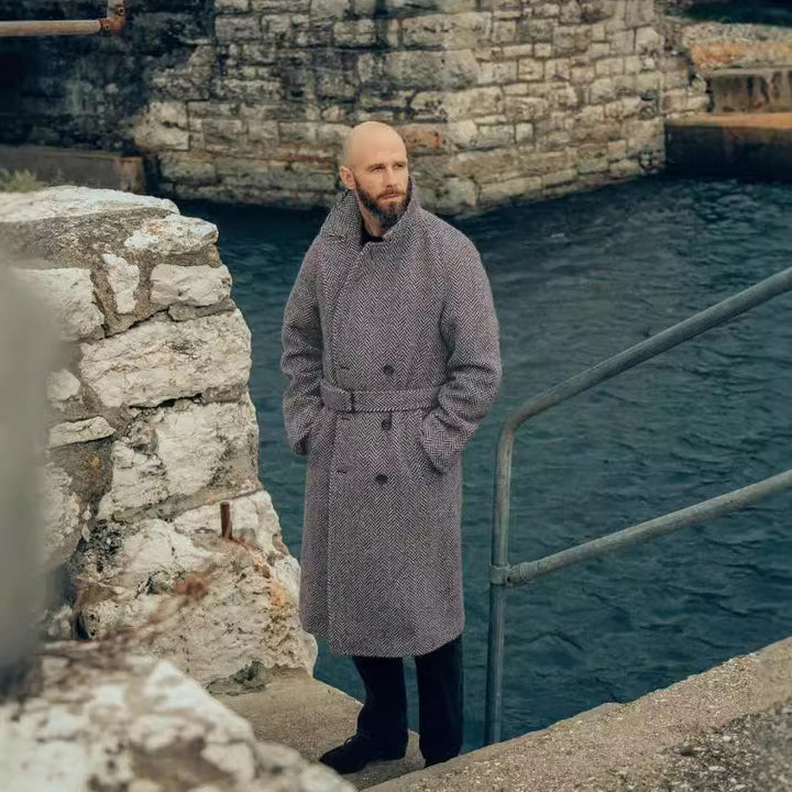 Elegant wool coat for men with herringbone pattern Lune London