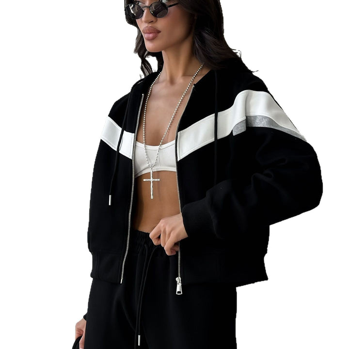Sporty women's tracksuit with a modern cut and trendy accents Lune London