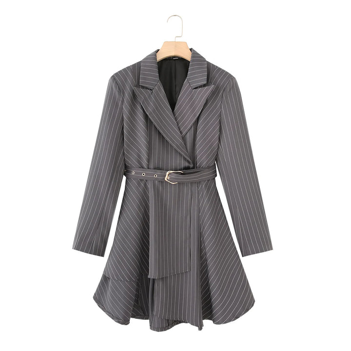 Striped blazers jacket for women with a defined waist and an elegant belt Lune London