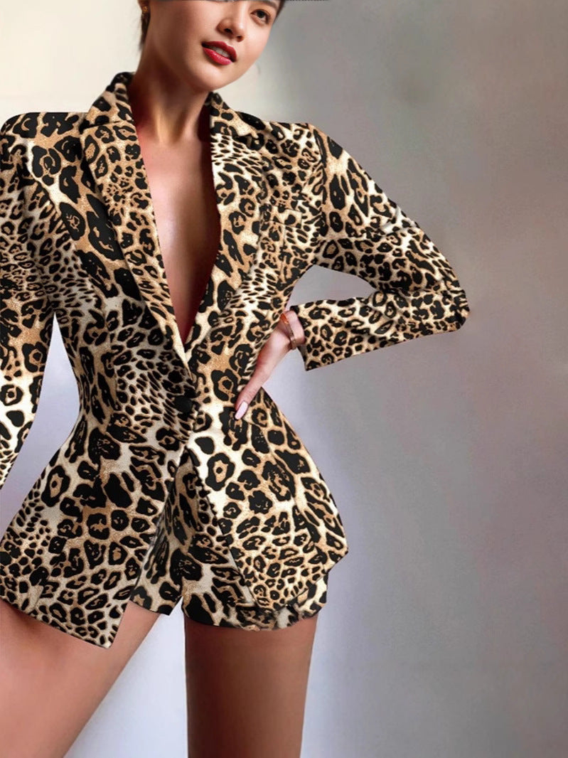 Women's jacket dynamic set with shorts and modern color play Lune London