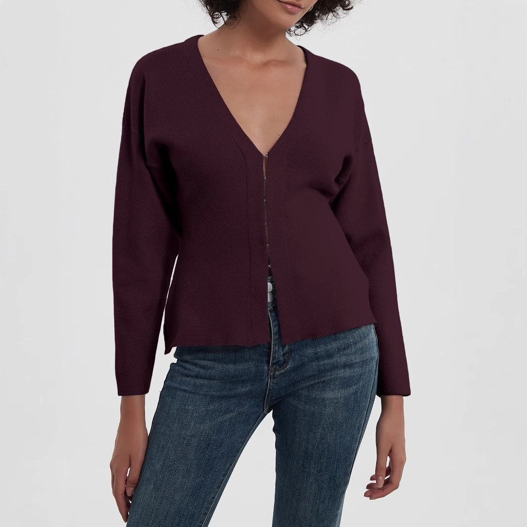 Ladies elegant V-neck cardigan with button closure Lune London