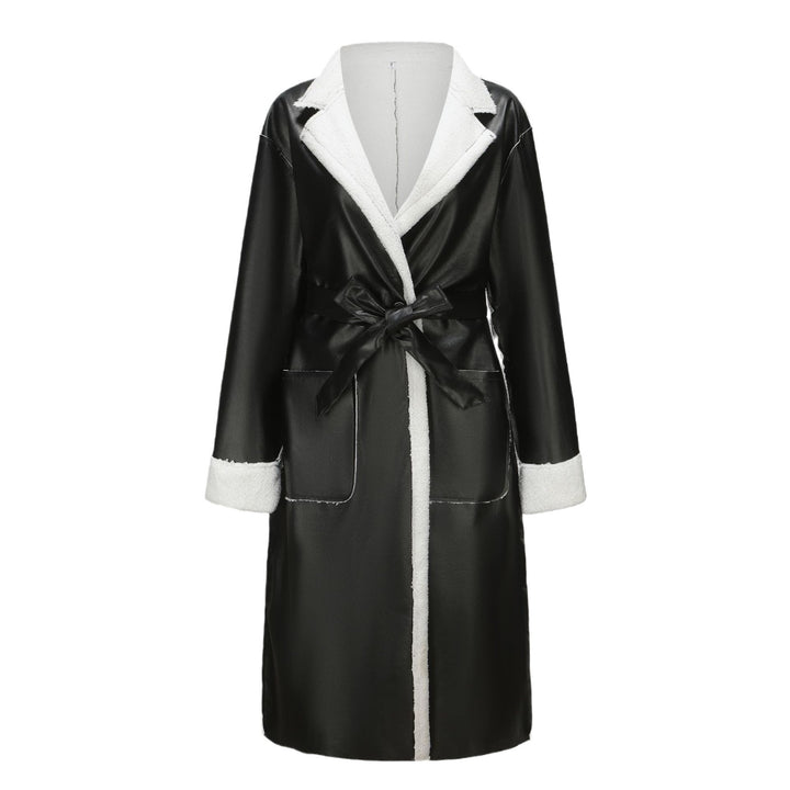 Ladies oversized coat made of high quality with soft teddy lining Lune London