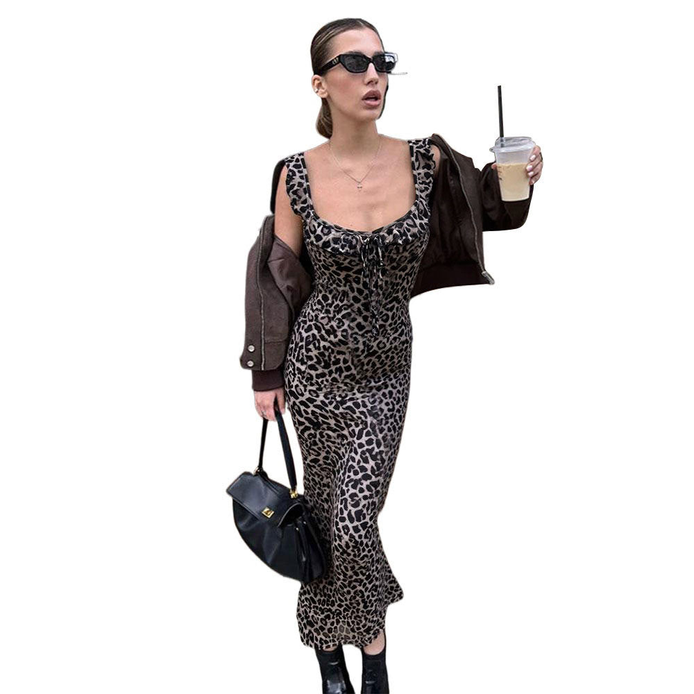 Robe maxi femme avec imprimé léopard et décolleté séduisant Chic & Stil