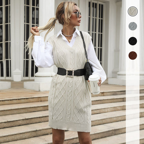 Knit dress for women with V-neck and twisted wool pattern Lune London