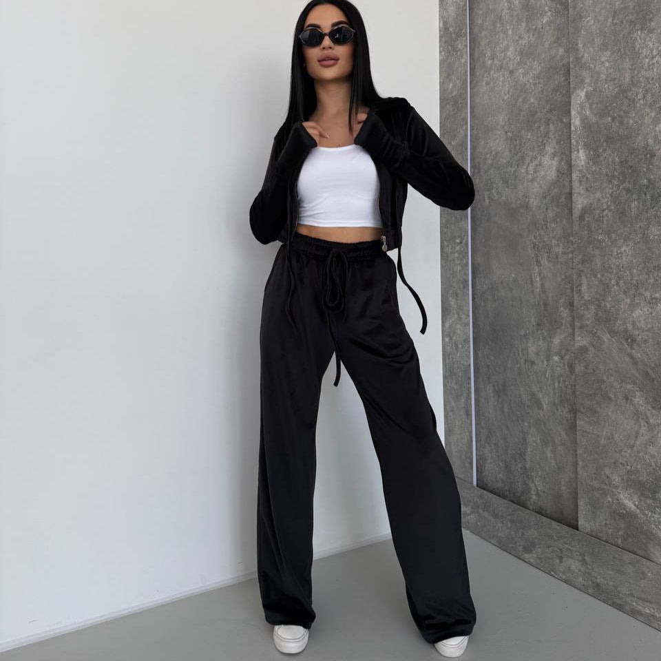 Women's Velvet Lounge Set with Tailored Hoodie and Elastic Pants Chic & Stil