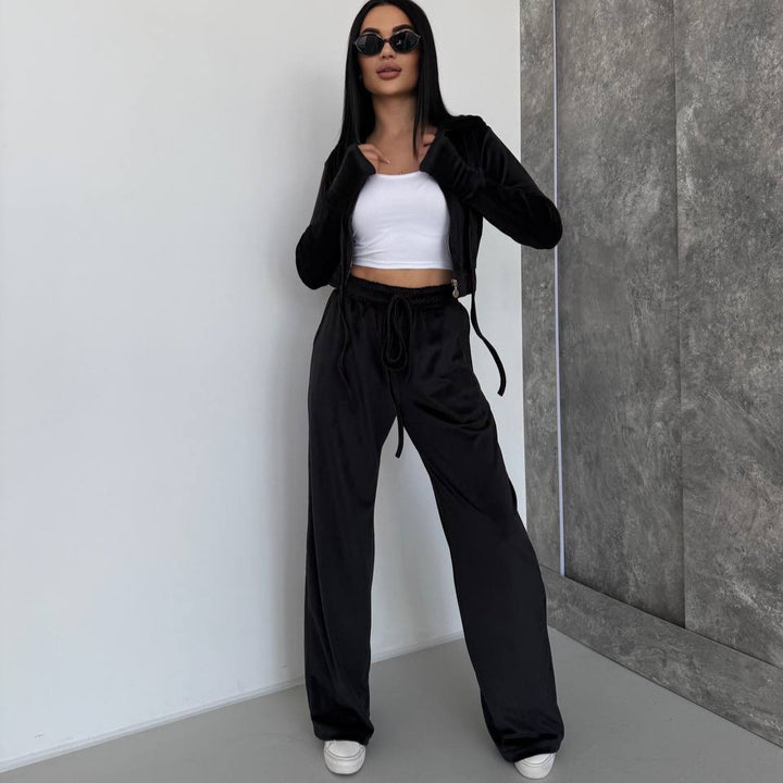 Women's Velvet Lounge Set with Tailored Hoodie and Elastic Pants Chic & Stil