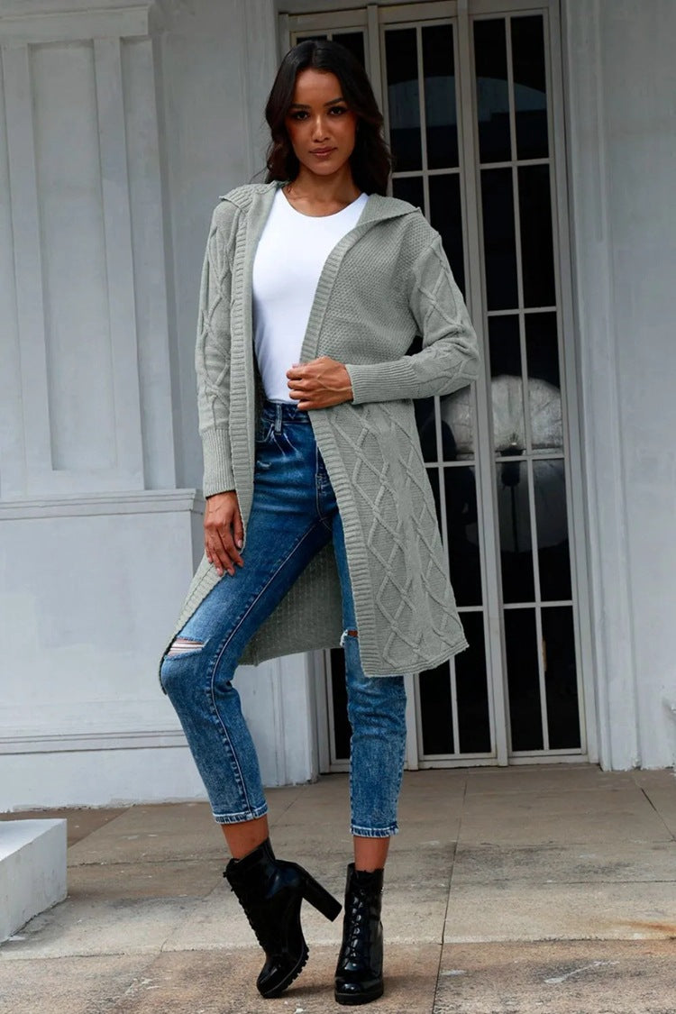 Ladies chunky knit pullover with elegant design, hood and structured pattern Lune Londonl