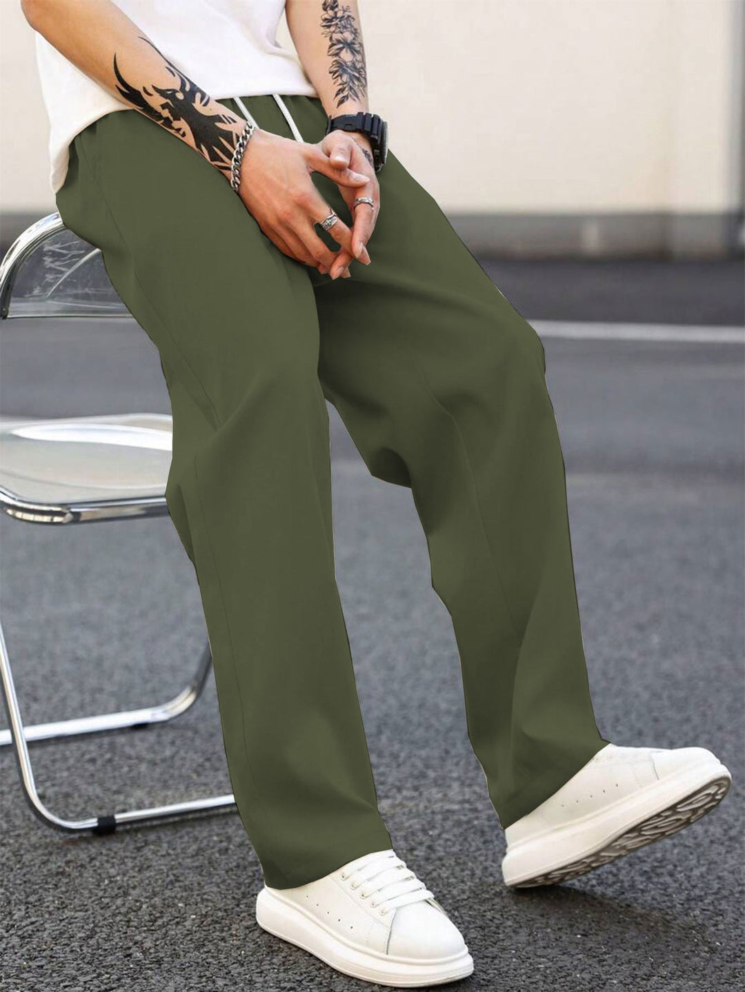 Men's Fashionable Leisure Pants with A Loose Fit and Elastic Waistband Lune London