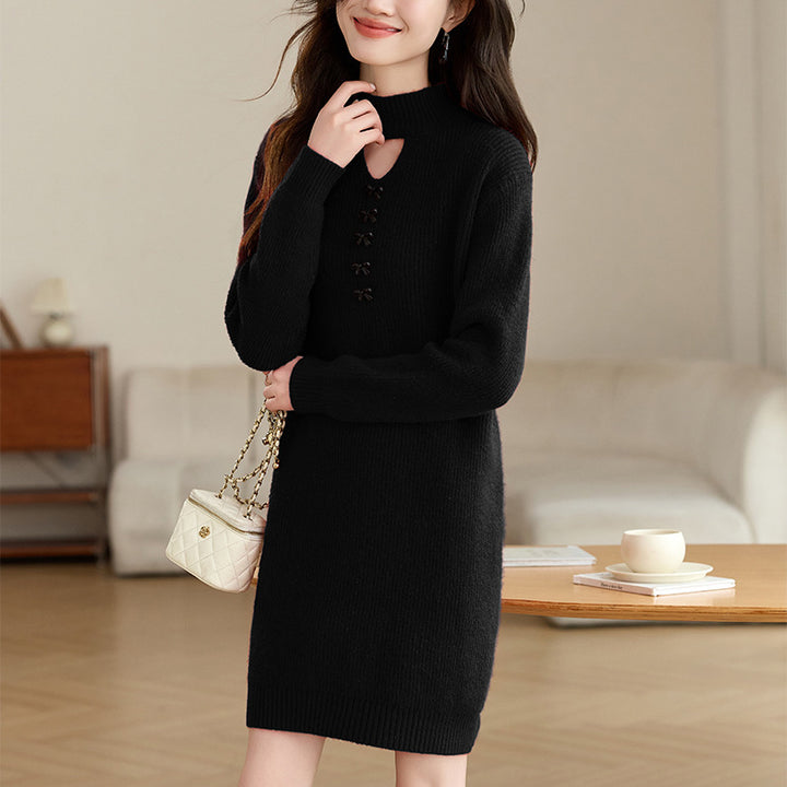 Robe tricotée pour femmes avec décolleté moderne et détails de boutons décoratifs Chic & Stil