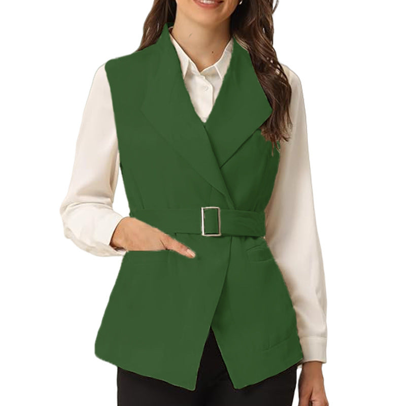 Trendy fitted blazer jacket for women with large pockets and belt Lune London