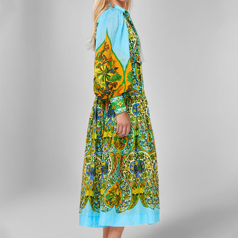 Robe chemise longue pour femmes avec des manches volumineuses et un motif paisley coloré Chic & Stil