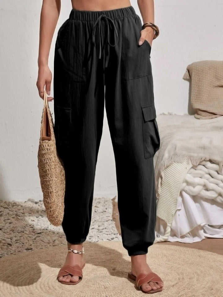 Casual cargo pants for women with elastic waist and practical pockets Lune London