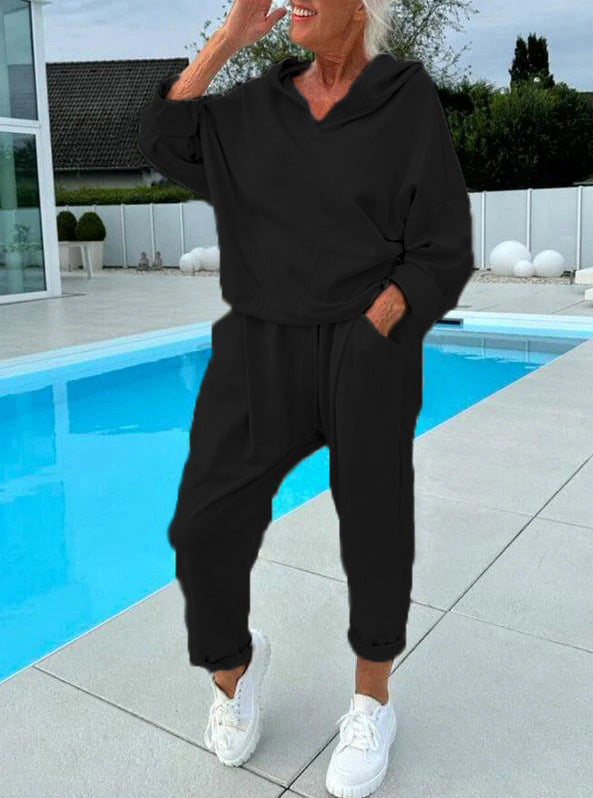 Women's Comfortable Relaxation Set with Oversized Sweater and Jogging Pants Lune London