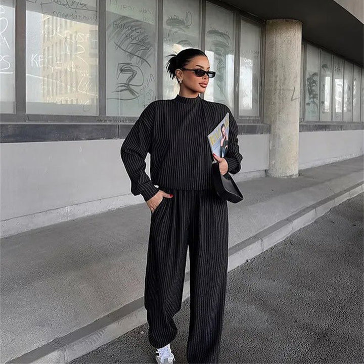 Casual and modern knit set for women with rib structure and wide leg Lune London